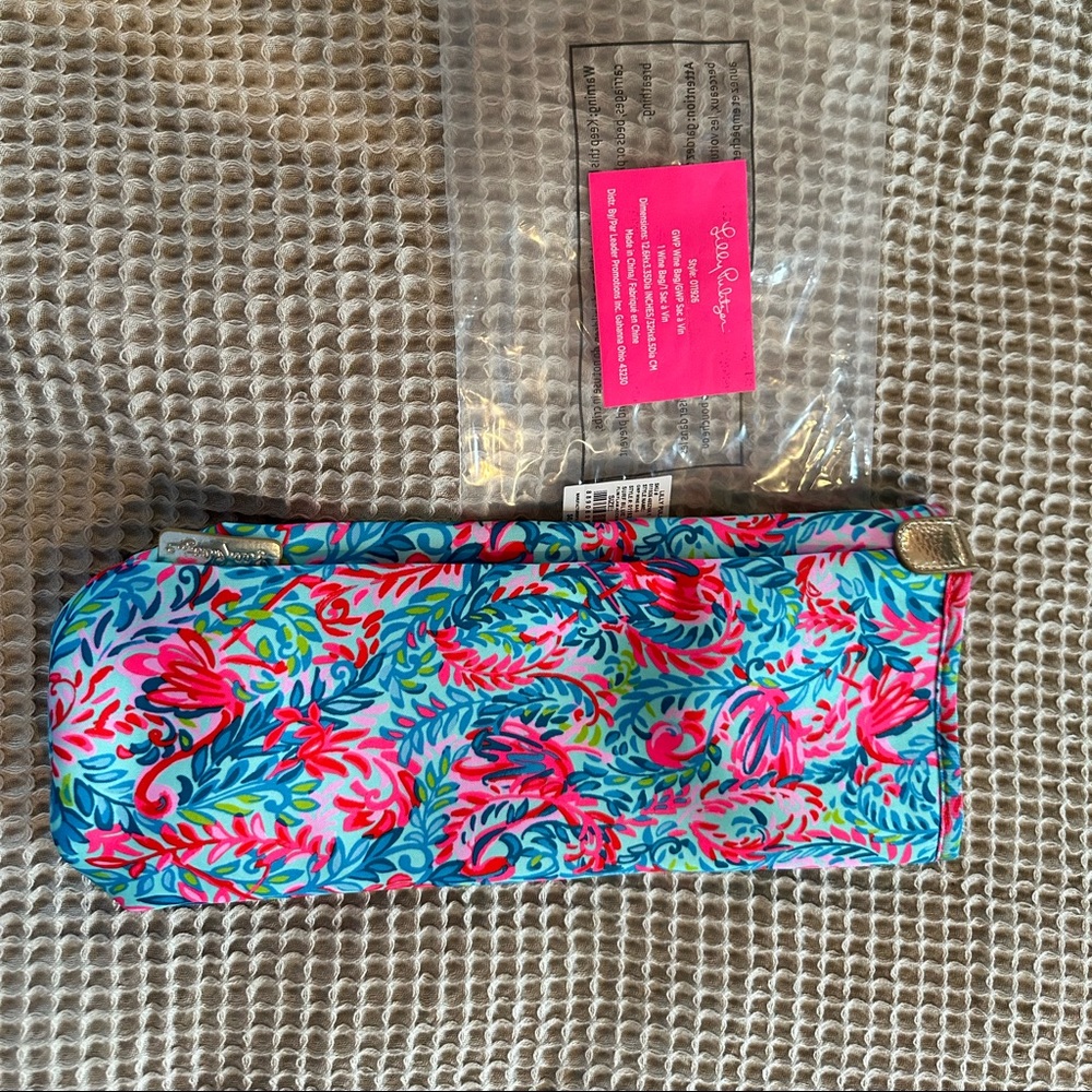 Rare Lilly Pulitzer wine bag in bag